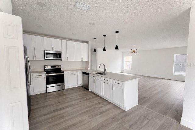 563 BRISTOL CIRCLE, Kissimmee, FL 34758