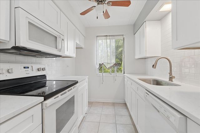 12850 Crestbrook Court 7, Crestwood, IL 60418