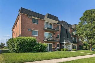 12850 Crestbrook Court 7, Crestwood, IL 60418