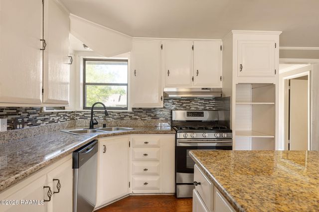 1405 Sycamore Street, New Iberia, LA 70560