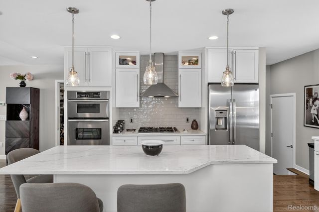 6780 Desmond Road, Waterford Charter Township, MI 48329