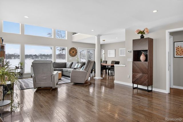 6780 Desmond Road, Waterford Charter Township, MI 48329