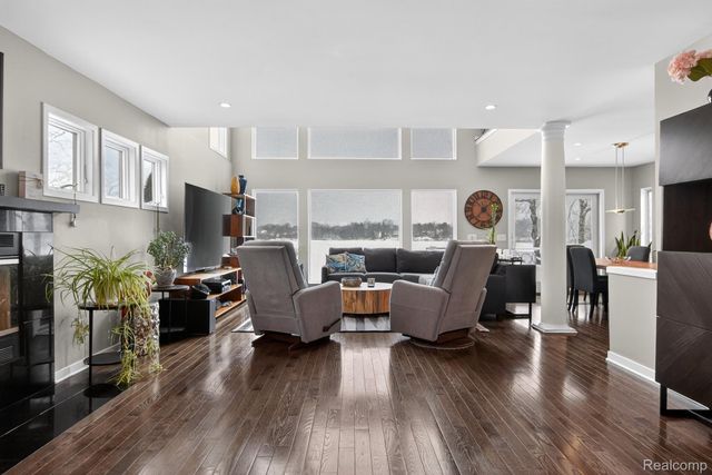 6780 Desmond Road, Waterford Charter Township, MI 48329