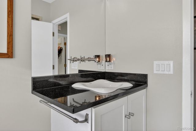 6780 Desmond Road, Waterford Charter Township, MI 48329