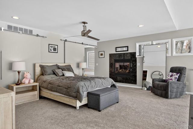 6780 Desmond Road, Waterford Charter Township, MI 48329