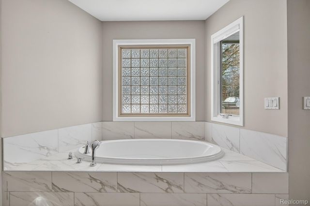 6780 Desmond Road, Waterford Charter Township, MI 48329