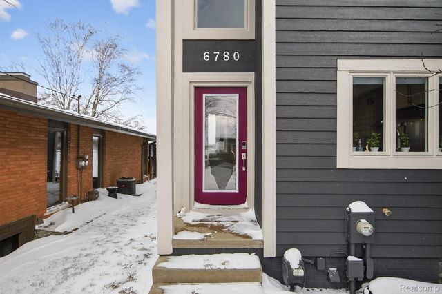 6780 Desmond Road, Waterford Charter Township, MI 48329