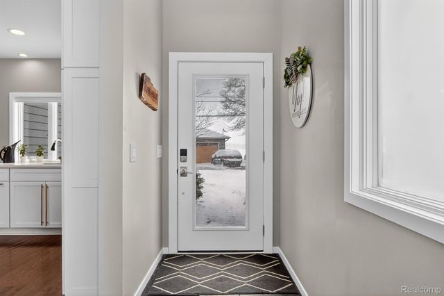 6780 Desmond Road, Waterford Charter Township, MI 48329