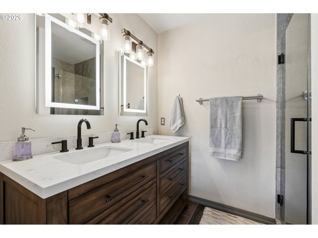 1808 Se CUTTER Ln, Vancouver, WA 98661