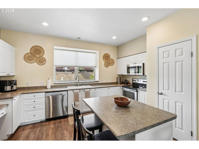 1808 Se CUTTER Ln, Vancouver, WA 98661