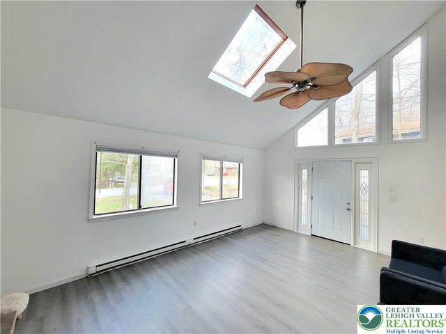 8382 GARDEN Drive, Coolbaugh Twp, PA 18466
