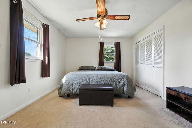 817 North Hills Drive, Johnson City, TN 37604