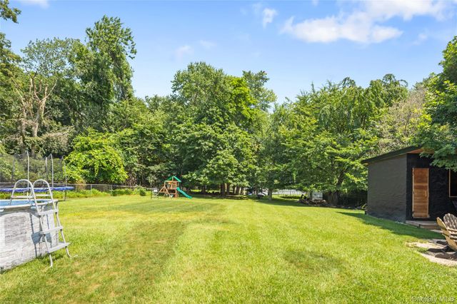 21 Echo Ridge Road, Airmont, NY 10952