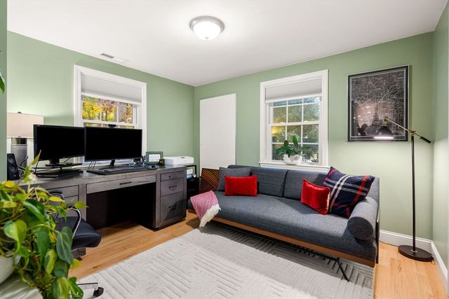 960 Summer St, Lynnfield, MA 01940