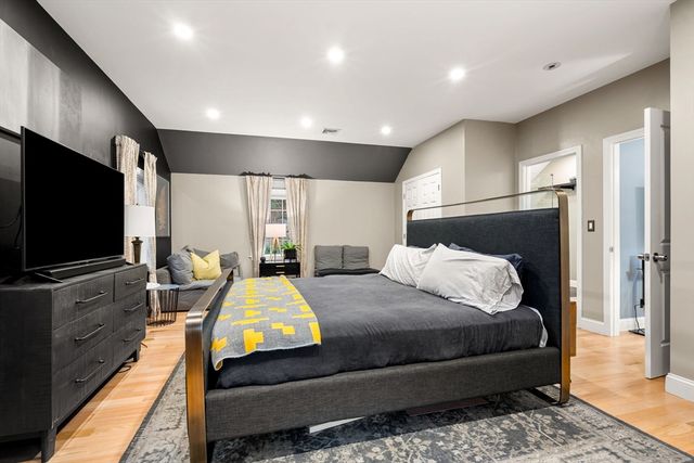 960 Summer St, Lynnfield, MA 01940