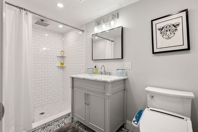 960 Summer St, Lynnfield, MA 01940