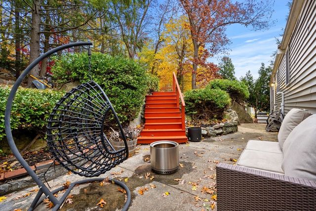 960 Summer St, Lynnfield, MA 01940