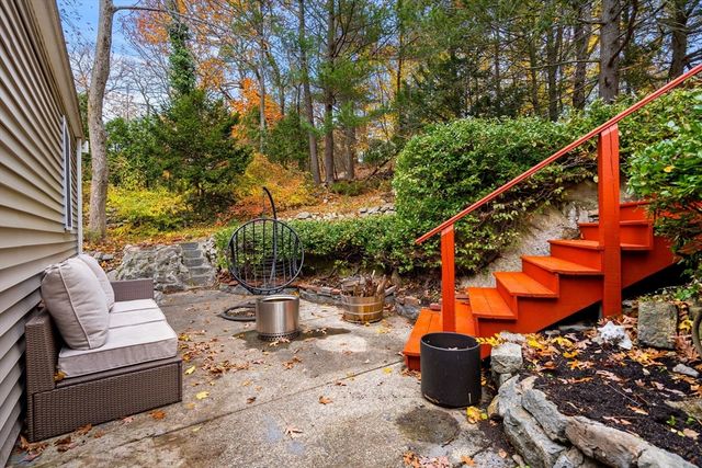 960 Summer St, Lynnfield, MA 01940