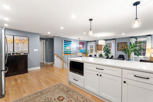 960 Summer St, Lynnfield, MA 01940