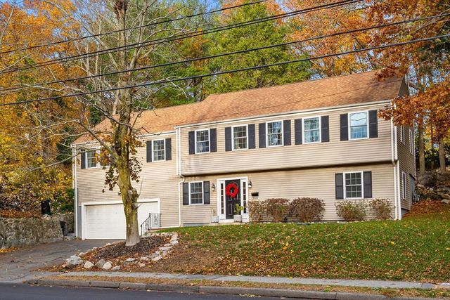 960 Summer St, Lynnfield, MA 01940