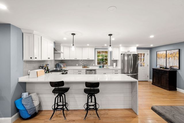 960 Summer St, Lynnfield, MA 01940