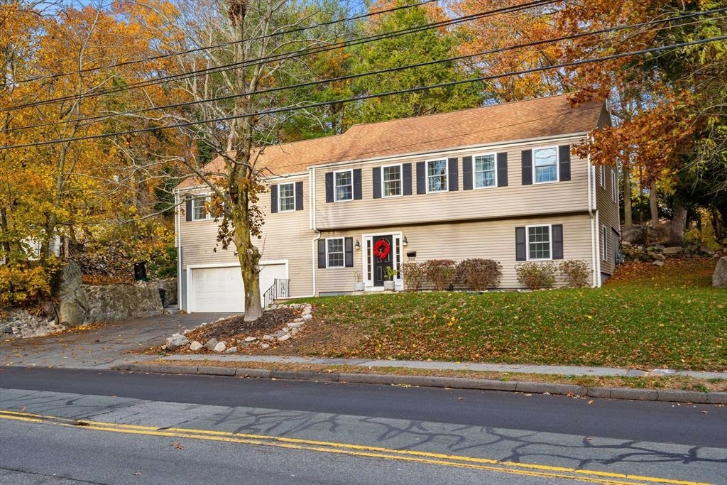 960 Summer St, Lynnfield, MA 01940