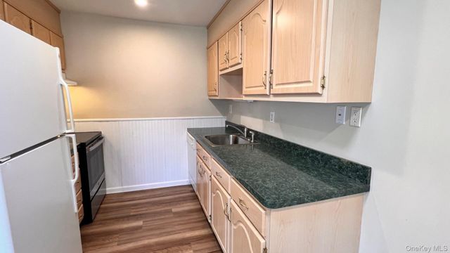 273 Berwick Court A, Ridge, NY 11961