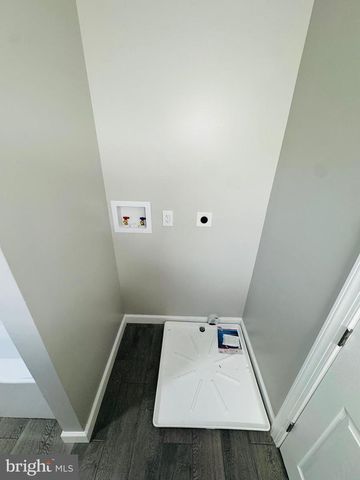 329 E BROAD ST, Millville, NJ 08332