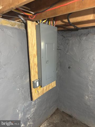 329 E BROAD ST, Millville, NJ 08332