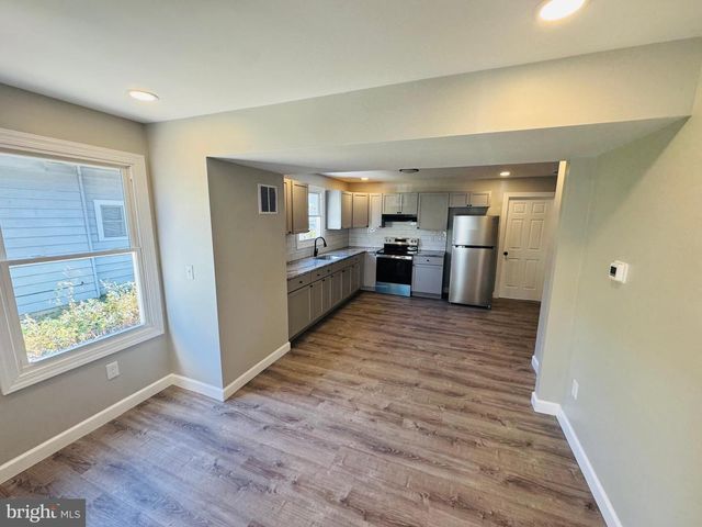 329 E BROAD ST, Millville, NJ 08332