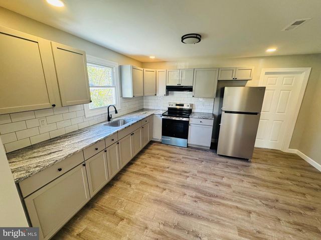 329 E BROAD ST, Millville, NJ 08332