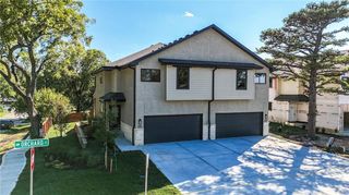 205-207 NW Orchard Court, Lee's Summit, MO 64063