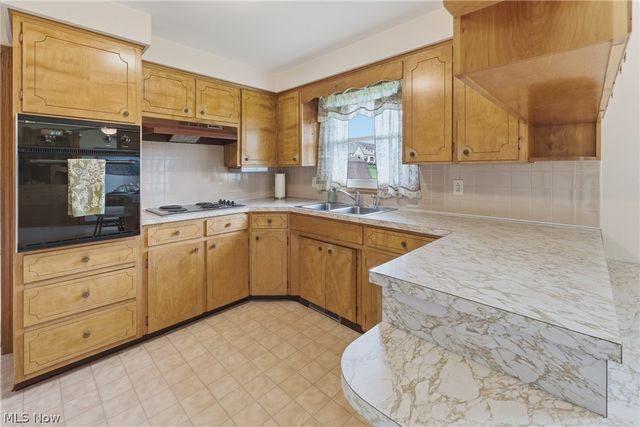 1708 Edmar Street, Louisville, OH 44641