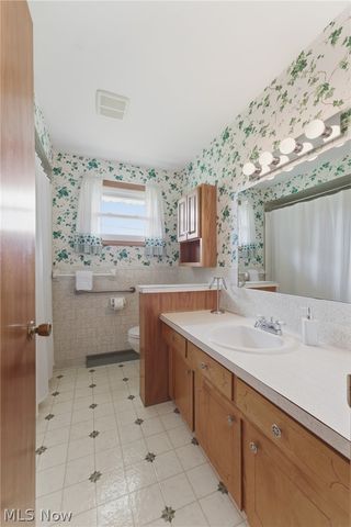 1708 Edmar Street, Louisville, OH 44641