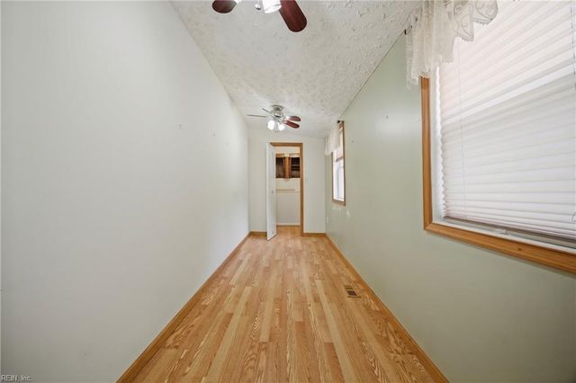 568 Yorktown RD, Newport News, VA 23603