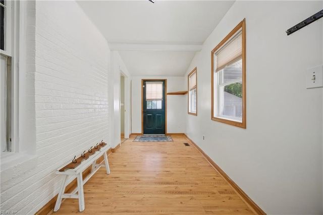 568 Yorktown RD, Newport News, VA 23603