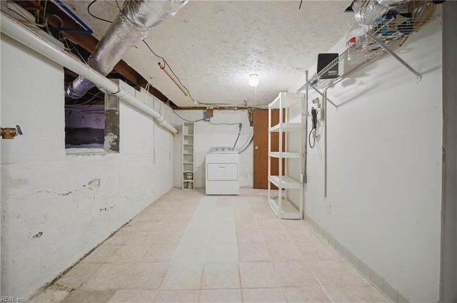 568 Yorktown RD, Newport News, VA 23603