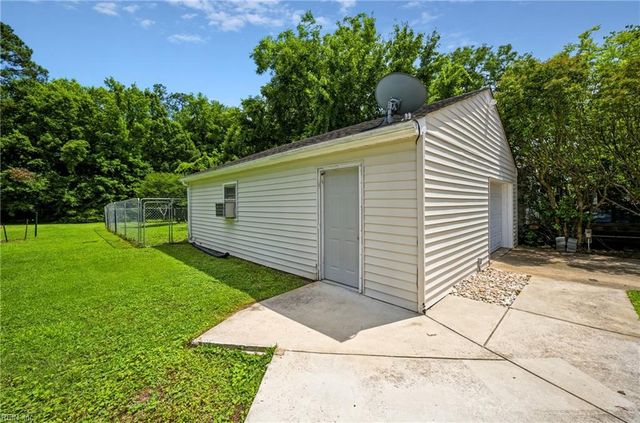 568 Yorktown RD, Newport News, VA 23603