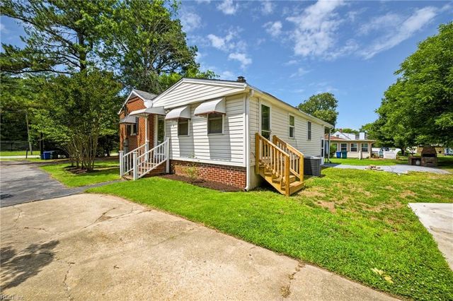568 Yorktown RD, Newport News, VA 23603