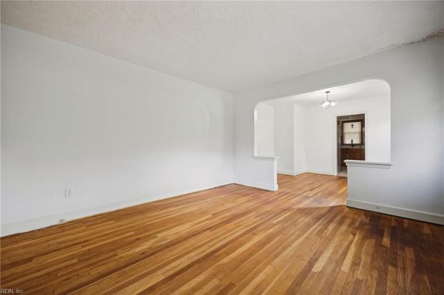 568 Yorktown RD, Newport News, VA 23603