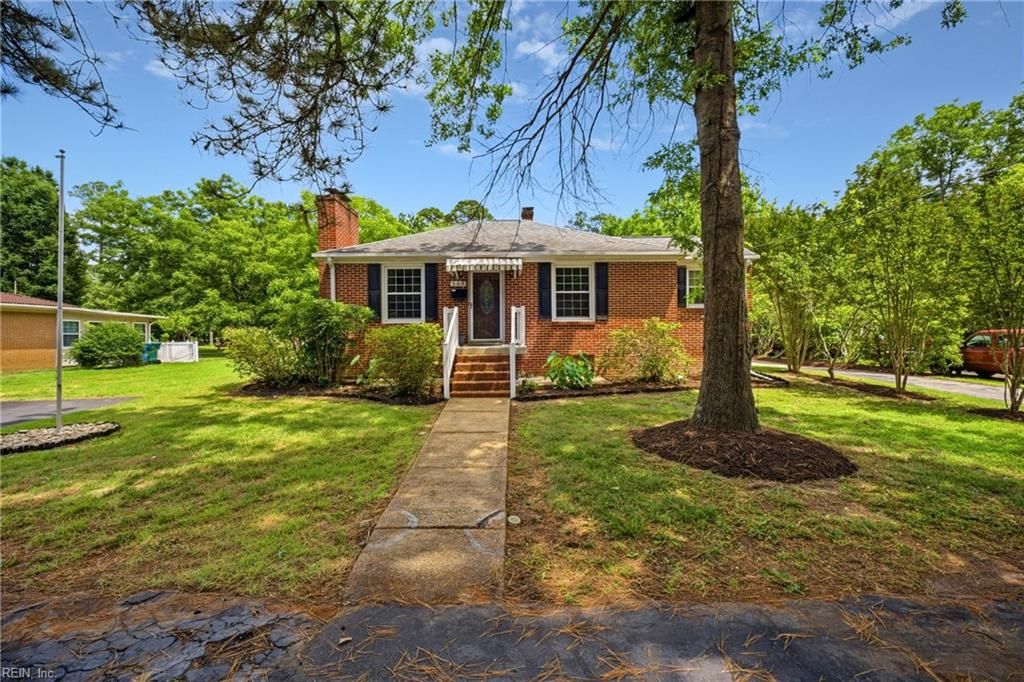 568 Yorktown RD, Newport News, VA 23603