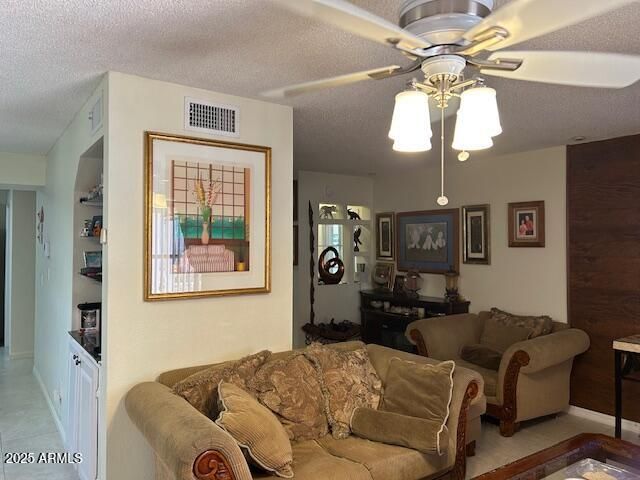 1402 E WESCOTT Drive, Phoenix, AZ 85024