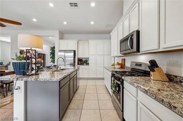6754 Desert Crimson Street, Las Vegas, NV 89148