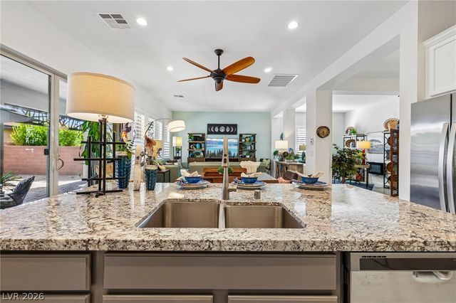 6754 Desert Crimson Street, Las Vegas, NV 89148
