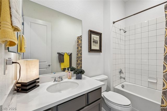 6754 Desert Crimson Street, Las Vegas, NV 89148