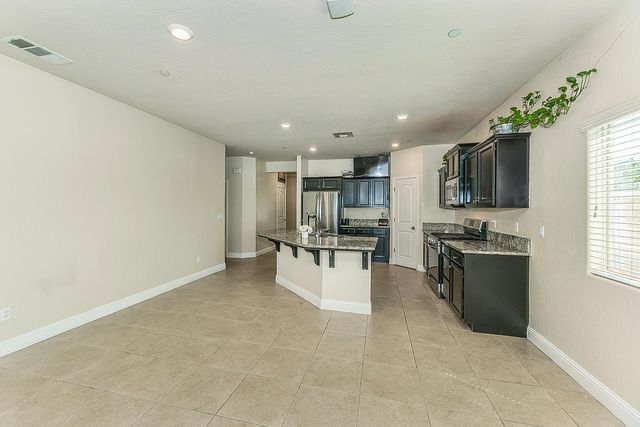 1613 N Ellendale Avenue, Fresno, CA 93722