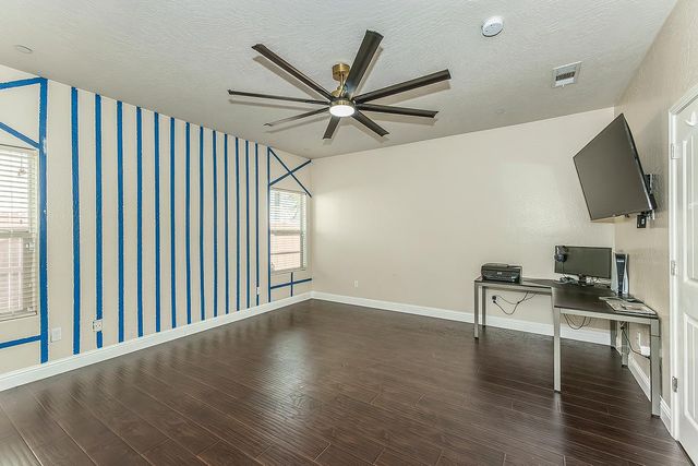 1613 N Ellendale Avenue, Fresno, CA 93722