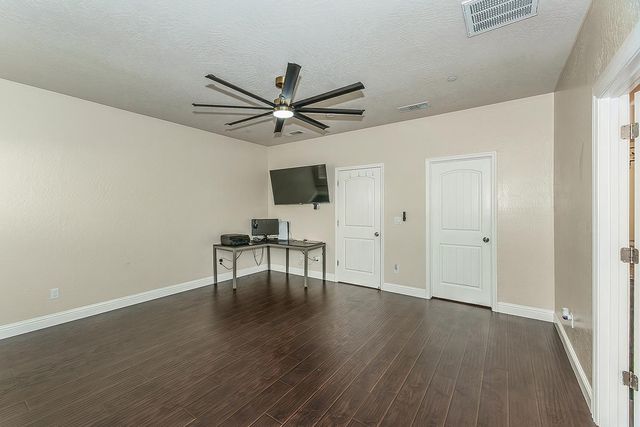 1613 N Ellendale Avenue, Fresno, CA 93722