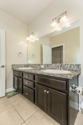 1613 N Ellendale Avenue, Fresno, CA 93722