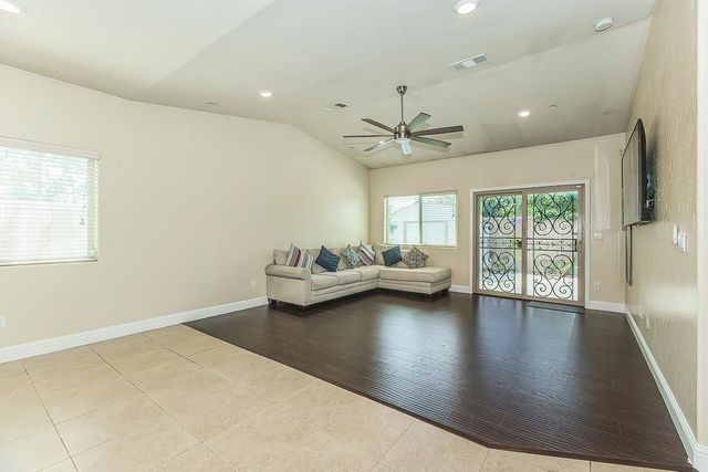 1613 N Ellendale Avenue, Fresno, CA 93722